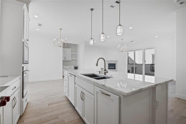 Building Photo - 3515 Normandy Ave