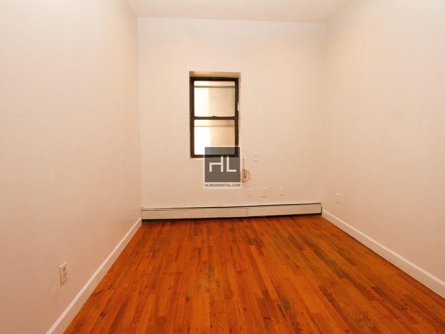 Building Photo - 2BR On 6th. Street In Park Slope