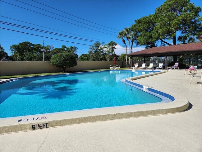Foto del edificio - 2685 Sabal Springs Cir