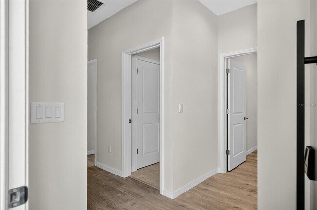 Foto del edificio - 8 Squire Ct