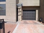 Foto principal - 915 Edith Blvd NE