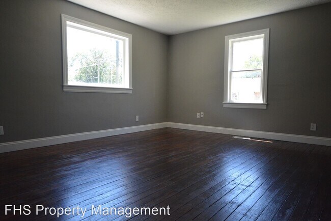 2 br, 1 bath House - 1221 W. Mount Vernon Ave photo'