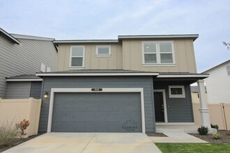 Building Photo - 8043 Ranchland Ln