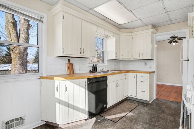 Foto del edificio - 3 Bedroom, 1 Bath Single Family Home!