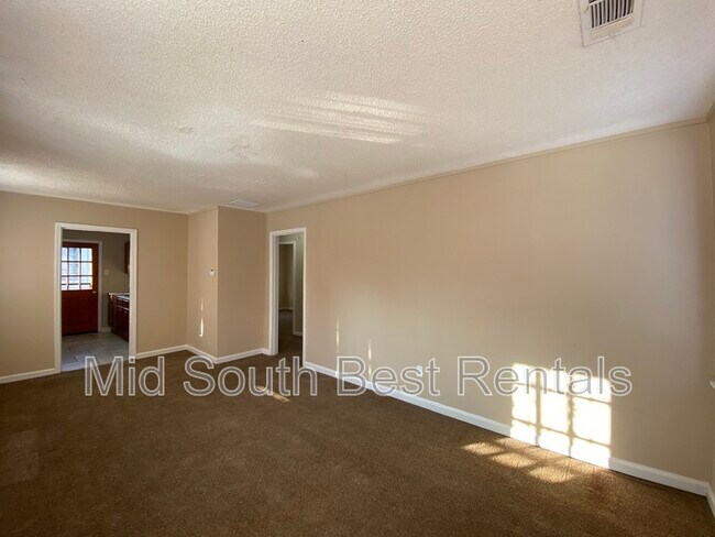 Building Photo - 3161 Hilda St