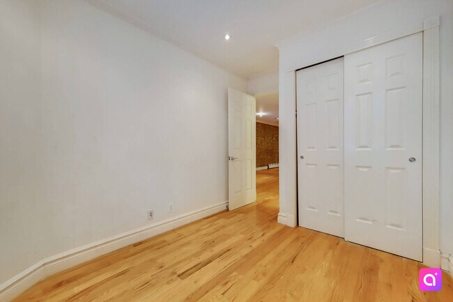 Foto del edificio - 522 E 5th St