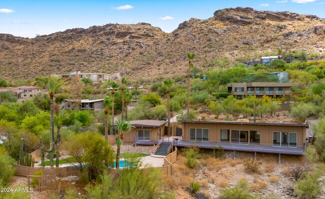 Building Photo - 6030 E Quartz Mountain Rd