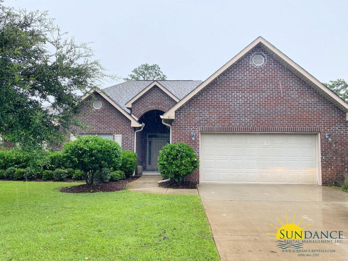 Foto principal - Stunning 4 Bedroom Home in Navarre