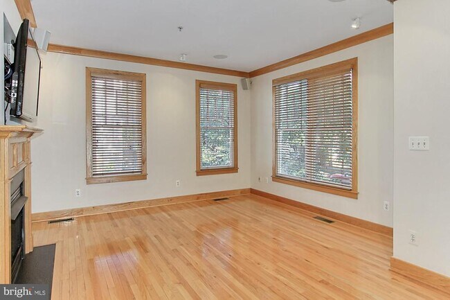 Foto del edificio - 1228 N Danville St