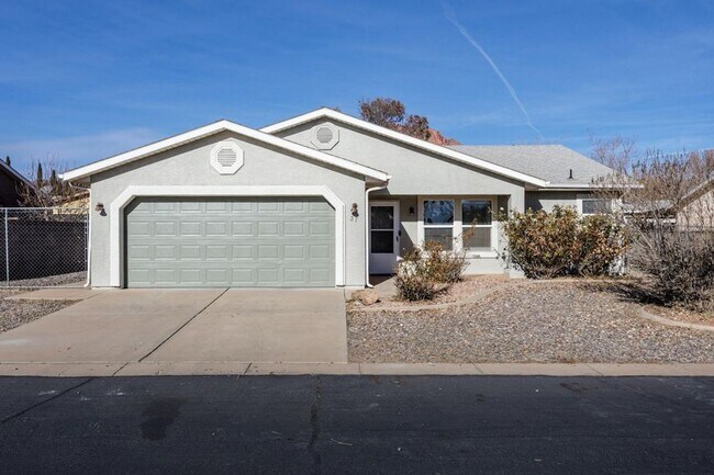 Building Photo - Cozy 3 Bedroom 2 Bathroom Home in Ivins