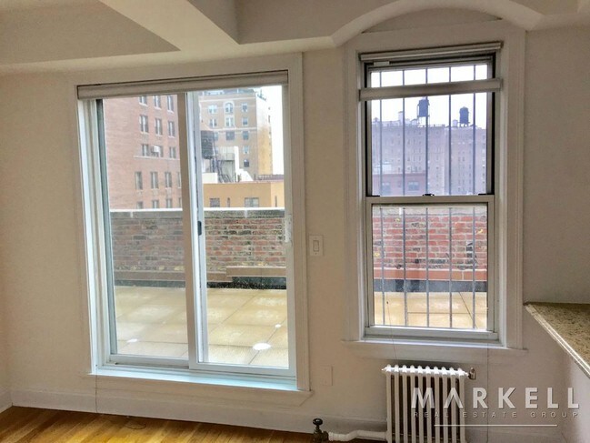Building Photo - 340 W 87th St