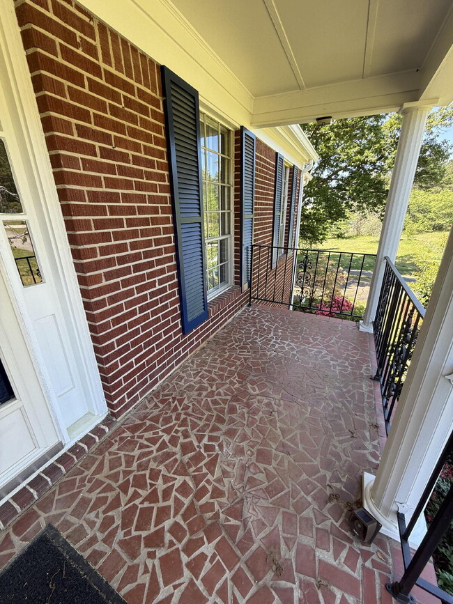 Foto del edificio - Modern Living Meets Country Charm – Fully ...