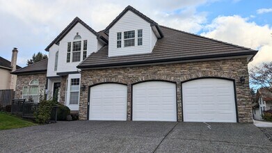 Building Photo - 450 NW Pacific Grove Dr