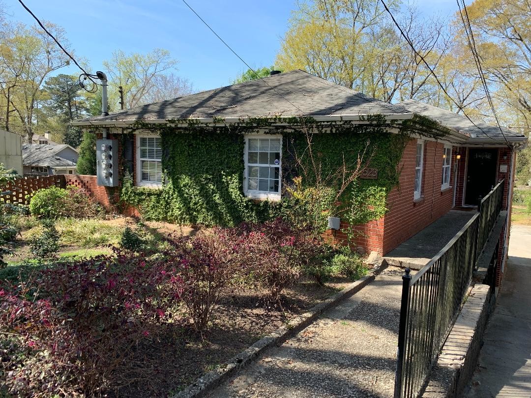 Primary Photo - 1523 Oakview Rd