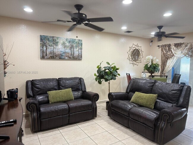 Foto del edificio - 9315 NW 114th Ln