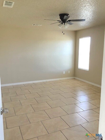 Foto del edificio - 3001 Indy Dr