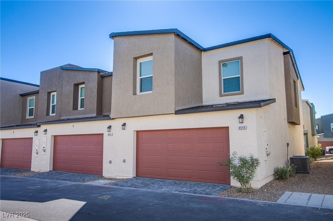 Foto principal - 4949 Fern Mesa Ave