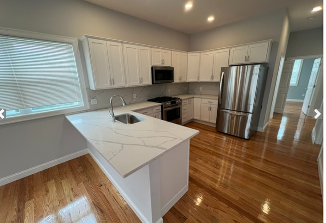 Building Photo - 122 Cross St