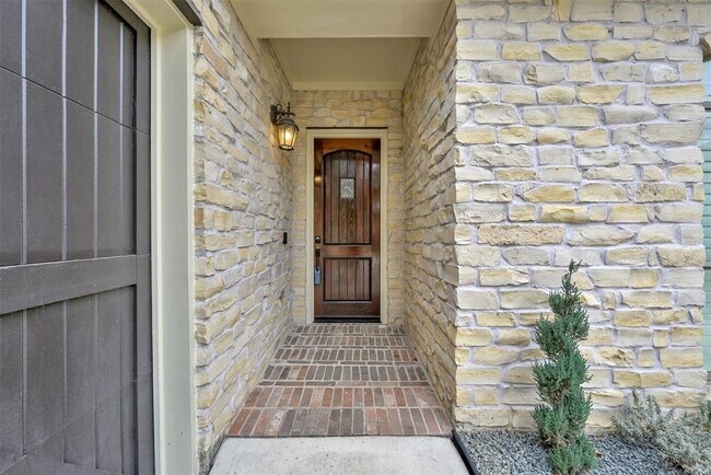 Building Photo - 70 Mill Point Pl