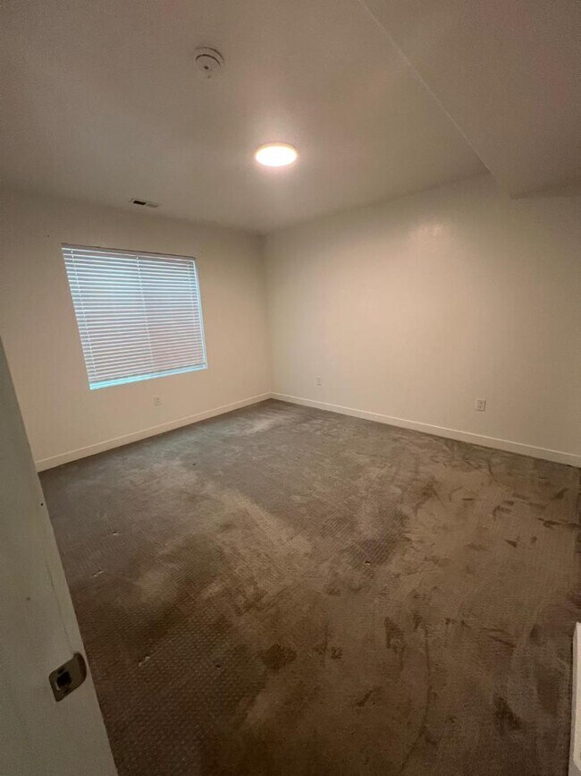 Building Photo - 6122 W Coulee Ln