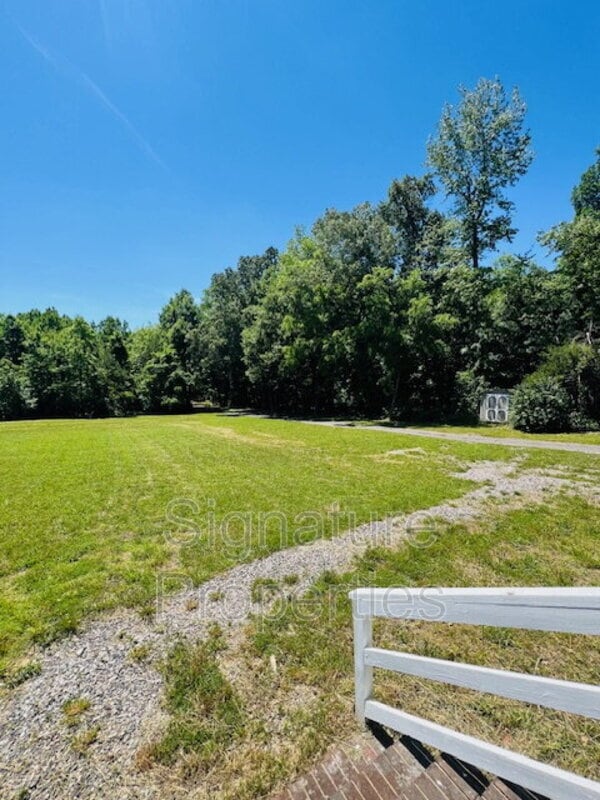 Building Photo - 13225 Old Happy Hill Rd