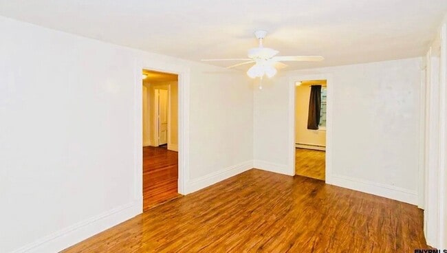 Building Photo - 807 3rd Ave
