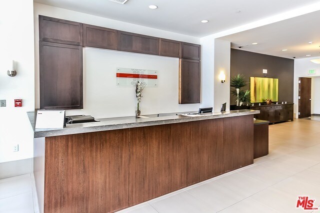 Foto del edificio - 3223 W 6th St