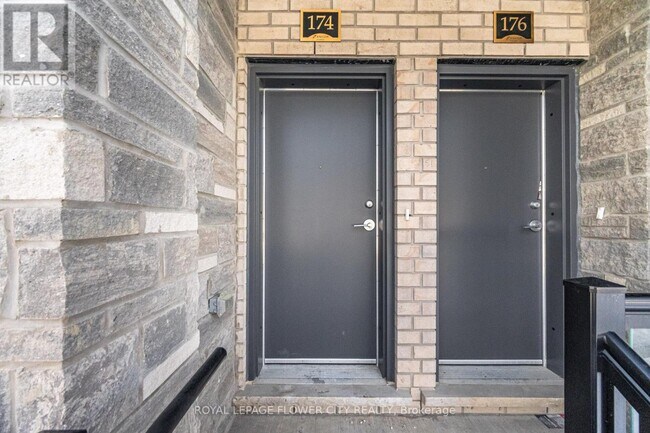 Photo du bâtiment - 174 Petch Ave