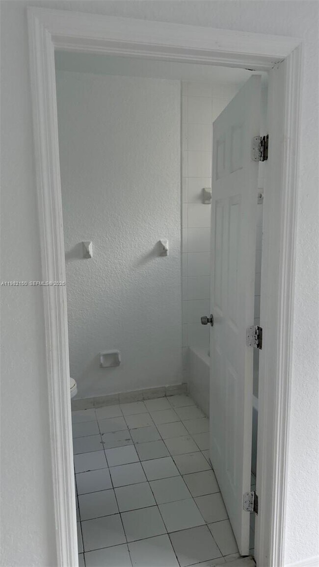 Building Photo - 689 NW 6th St