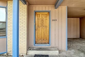 Building Photo - 2819 Elm Ave