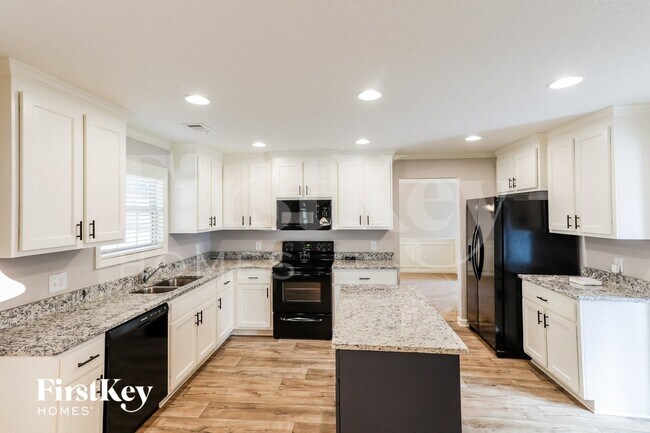 Building Photo - 631 Peachtree Rd