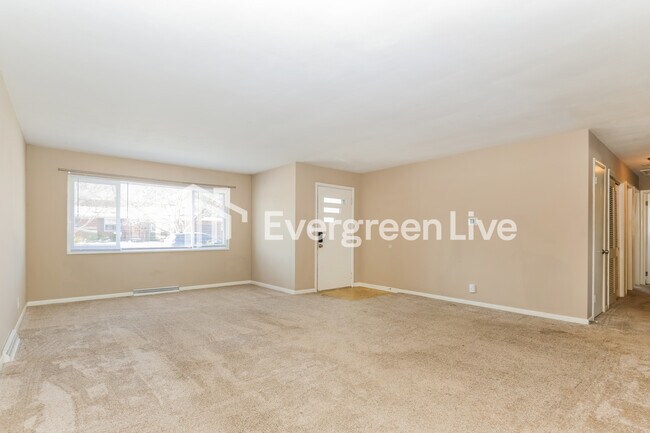 Foto del edificio - 804 Fallview Ave