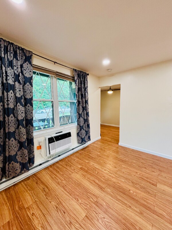 Foto del edificio - 613 Sierra Vista Ln