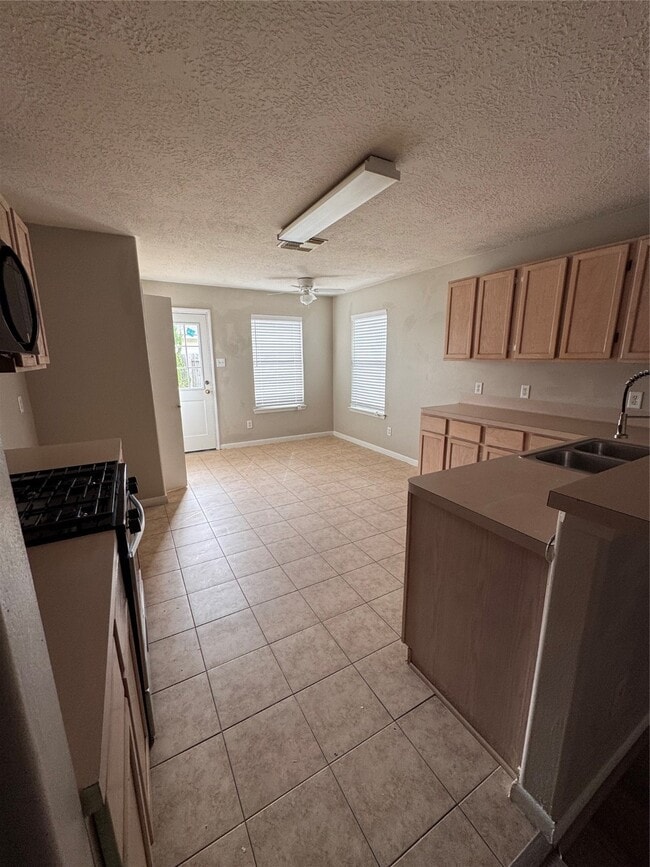 Building Photo - 19419 Woolongong Dr