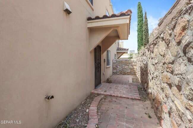 Foto del edificio - 5717 Caprock Ct