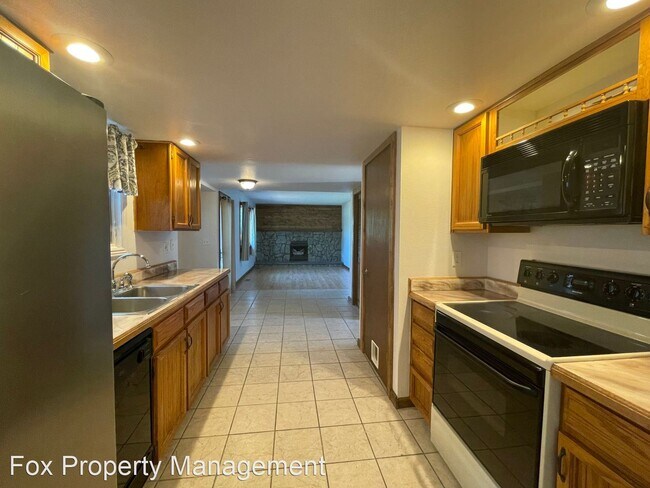 Building Photo - 3 br, 2 bath House - 6329 Reed Street