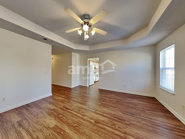 Building Photo - 1202 Larzelere Ln