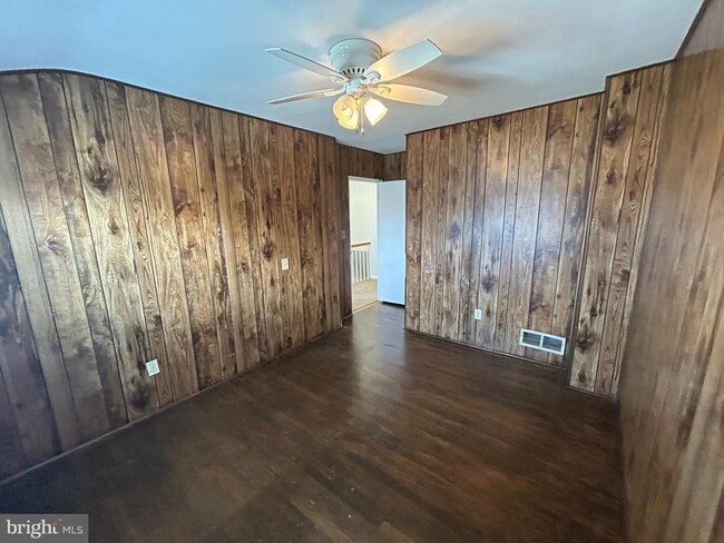 Foto del edificio - 7908 Wallace Rd