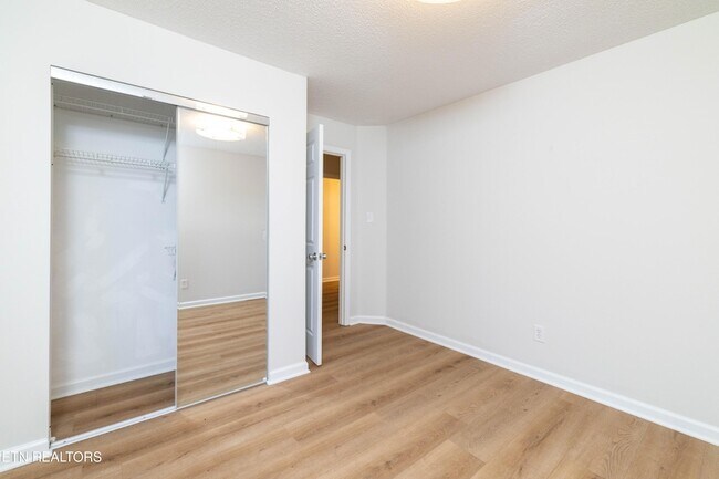 Foto del edificio - 1035 Nod St