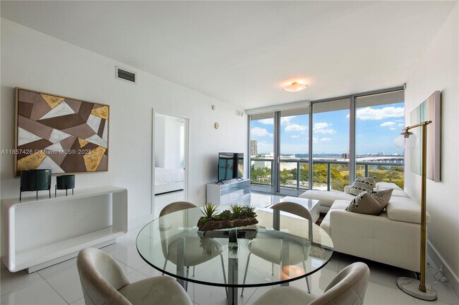 Foto del edificio - 888 Biscayne Blvd