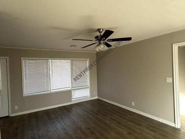 Foto del edificio - 4141 E 36th Pl