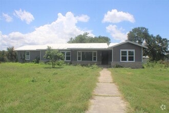 Building Photo - 2809 TX-21