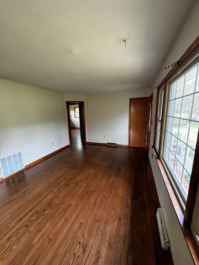 Foto del edificio - 2323 Stoney Battery Rd
