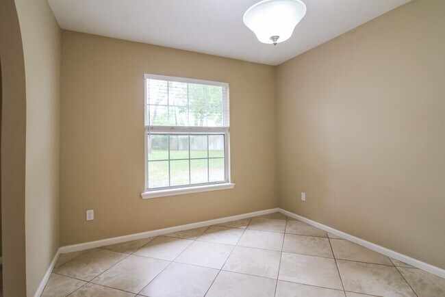 Foto del edificio - 8028 Bannockburn Dr