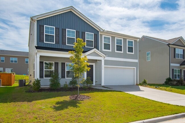 Building Photo - Modern Comfort Meets Classic Charm in Knig...