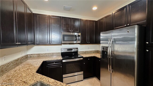 Building Photo - 15821 Portofino Springs Blvd