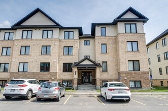 Building Photo - 115-115 Bluestone Private