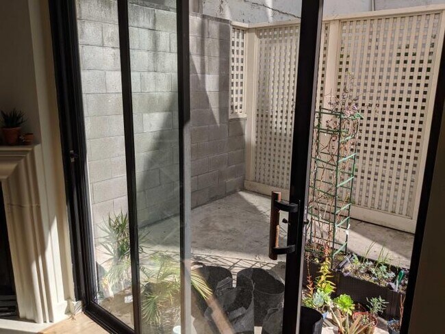 Building Photo - 1 bedroom in San Francisco CA 94109