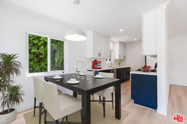 Foto del edificio - 527 S Barrington Ave