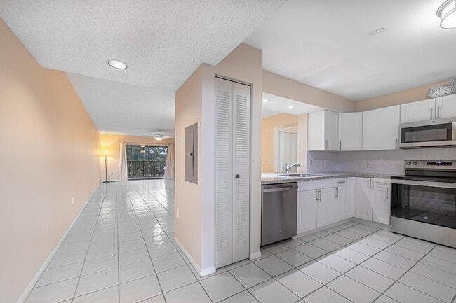 Photo - 901 SW 141st Ave Apartment